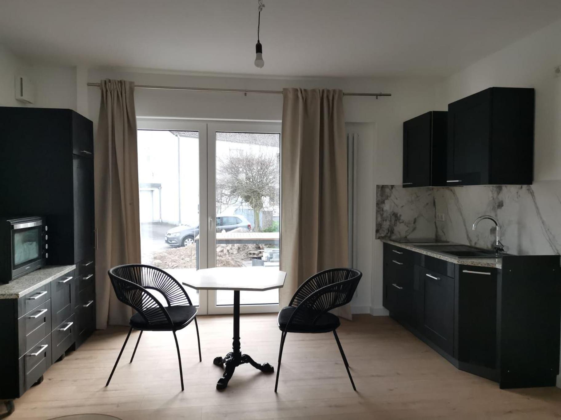 Modernes Stilvoll Eingerichtetes Appartement Rösrath Eksteriør bilde