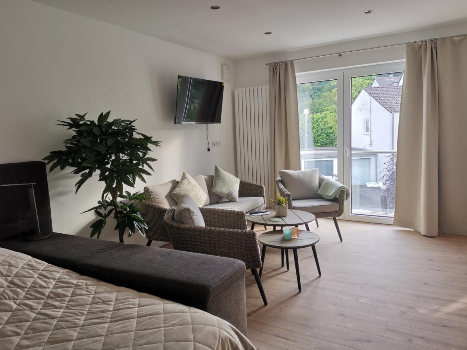 Modernes Stilvoll Eingerichtetes Appartement Rösrath Eksteriør bilde