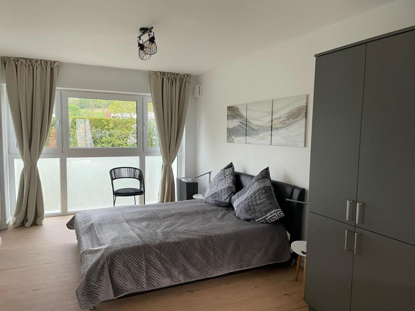 Modernes Stilvoll Eingerichtetes Appartement Rösrath Eksteriør bilde